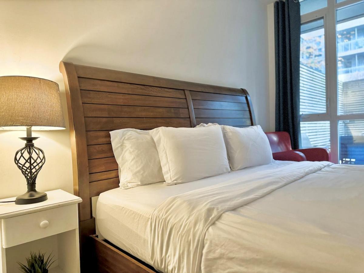 Апартаменты Kingbed & Bunkbed & Terrace Торонто Экстерьер фото
