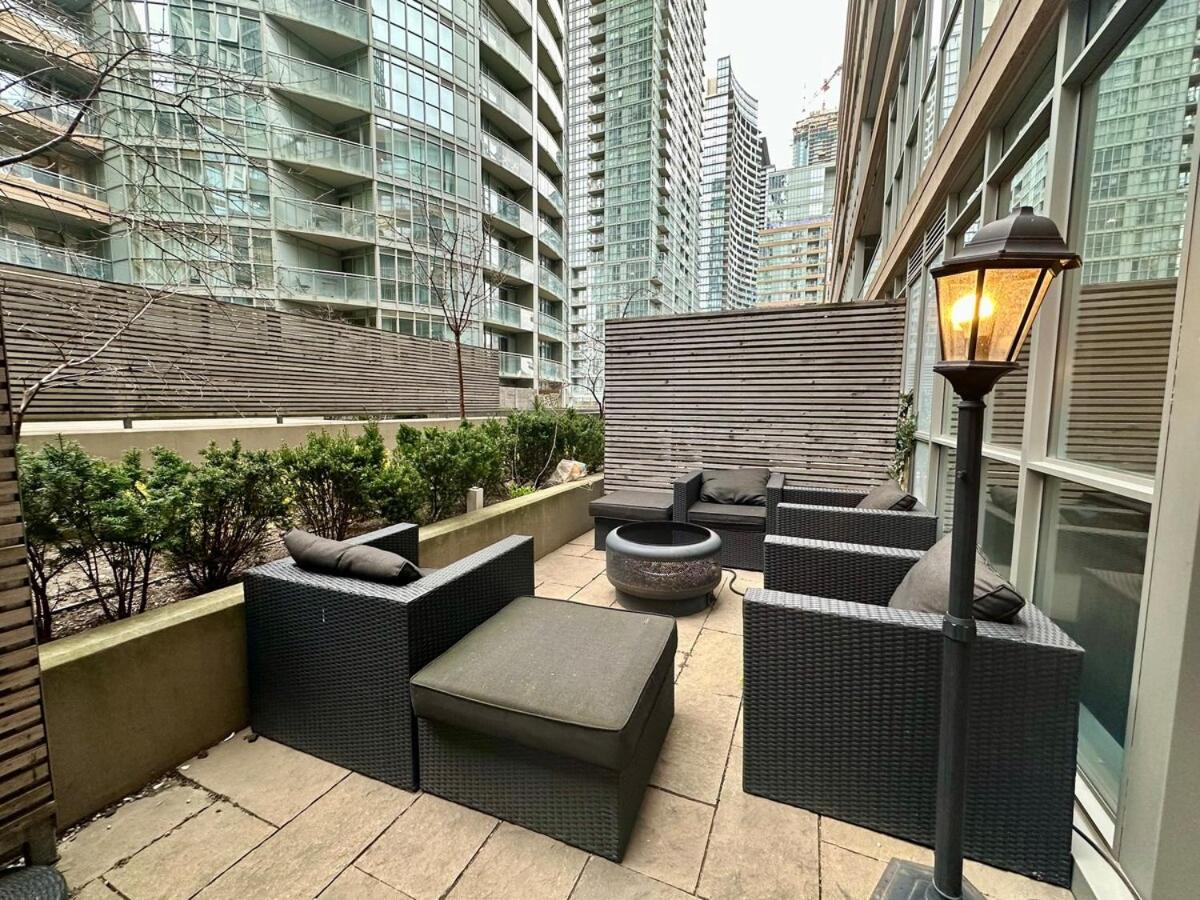 Апартаменты Kingbed & Bunkbed & Terrace Торонто Экстерьер фото